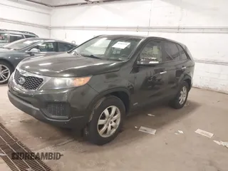 2012 Kia Sorento LX with VIN 5XYKTDA63CG264158, listed as a IAAI auction lot 41903939 with 162,633 mi miles. Bid and sale history available at carsss.com. Image 2.