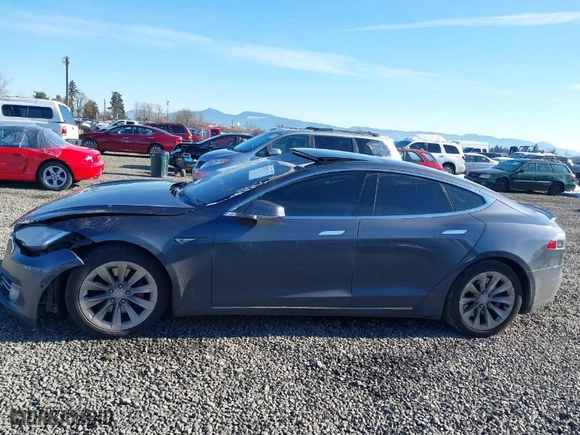 2014 Tesla Model S P85D with VIN 5YJSA1H23EFP64452, listed as a IAAI auction lot 41573176 with 155,634 mi miles. Bid and sale history available at carsss.com. Image 15.
