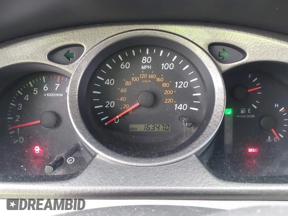 2002 Toyota Highlander z VIN JTEGD21A520038487, wystawiony jako IAAI lot #42360225 z przebiegiem 163 470 mil mil oraz . Historia ofert i sprzedaży dostępna na DreamBid. Obrazek 7.