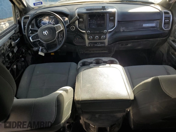 2024 Ram 2500 Big Horn z VIN 3C6UR5JL3RG337551, wystawiony jako Copart lot #47143015 z przebiegiem 12 473 mil mil oraz Czysty tytuł • Clean title. Historia ofert i sprzedaży dostępna na DreamBid. Obrazek 8.