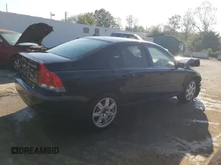 2004 Volvo S60 with VIN YV1RH59H842379484, listed as a Copart auction lot 72387084 with 213,647 mi miles and Non Repairable. Bid and sale history available at carsss.com. Image 3.