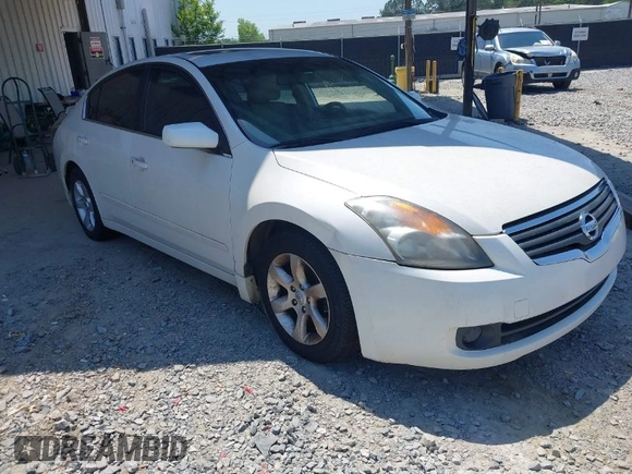 2007 Nissan Altima 2.5 with VIN 1N4AL21E77N491476, listed as a IAAI auction lot 42082834 with 284,079 mi miles. Bid and sale history available at carsss.com. Image 1.