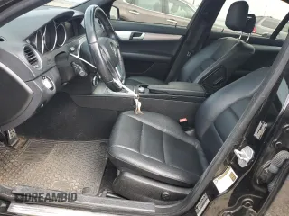 2012 Mercedes-Benz C 300 Sport с VIN WDDGF8BB9CR210323, выставлен на аукционе Copart как лот 57348175 с пробегом 87 400 миль миль и Чистый • Clean title. История ставок и продаж доступна на DreamBid. Изображение 7.