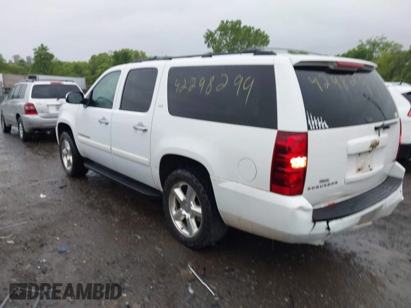2008 Chevrolet Suburban LTZ z VIN 3GNFK16338G185462, wystawiony jako IAAI lot #42298299 z przebiegiem 301 758 mil mil oraz . Historia ofert i sprzedaży dostępna na DreamBid. Obrazek 3.