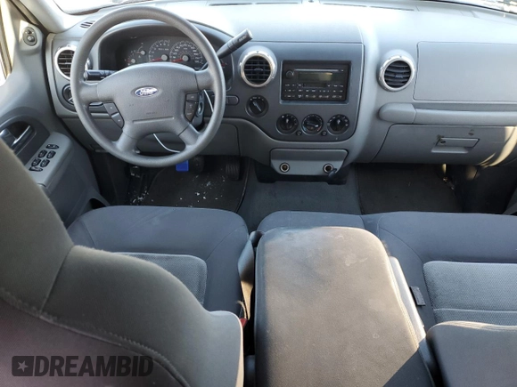 2004 Ford Expedition XLT with VIN 1FMPU16W24LB62877, listed as a Copart auction lot 88953725 with 154,748 mi miles and Salvage Title. Bid and sale history available at carsss.com. Image 8.