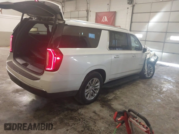 2021 GMC Yukon XL SLT with VIN 1GKS2GKD1MR421646, listed as a IAAI auction lot 41453288 with 48,855 mi miles. Bid and sale history available at carsss.com. Image 4.