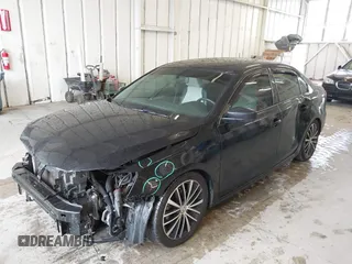 2016 Volkswagen Jetta Sport z VIN 3VWD17AJ0GM283938, wystawiony jako IAAI lot #41861923 z przebiegiem 118 418 mil mil oraz . Historia ofert i sprzedaży dostępna na DreamBid. Obrazek 17.