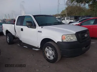 2006 Ford F-150 STX with VIN 1FTRX12W46NB40851, listed as a IAAI auction lot 40538443 with 298,806 mi miles. Bid and sale history available at carsss.com. Image 1.