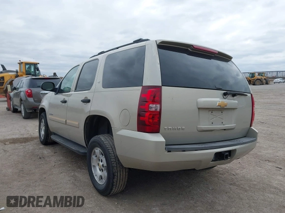2008 Chevrolet Tahoe LS with VIN 1GNFC13C78R204225, listed as a IAAI auction lot 41600556 with Not provided miles and . Bid and sale history available at DreamBid. Image 3.