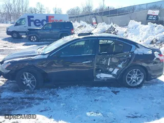 2011 Nissan Maxima 3.5 S with VIN 1N4AA5AP7BC802031, listed as a IAAI auction lot 41717937 with 143,548 mi miles. Bid and sale history available at carsss.com. Image 15.