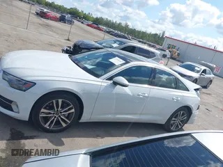 2023 Audi A6 Premium z VIN WAUD3BF27PN087628, wystawiony jako IAAI lot #41514547 z przebiegiem 10 051 mil mil oraz . Historia ofert i sprzedaży dostępna na DreamBid. Obrazek 14.