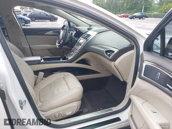 2017 Lincoln MKZ Hybrid Select с VIN 3LN6L5LU6HR657017, выставлен на аукционе IAAI как лот 42346163 с пробегом 93 104 миль миль и . История ставок и продаж доступна на DreamBid. Изображение 5.