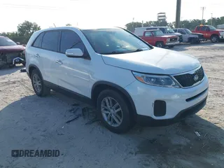 2015 Kia Sorento LX with VIN 5XYKT3A69FG575172, listed as a IAAI auction lot 42151412 with 161,823 mi miles. Bid and sale history available at carsss.com. Image 1.