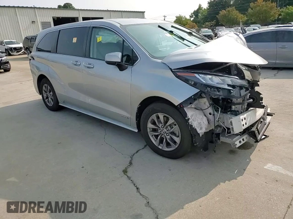 2021 Toyota Sienna LE with VIN 5TDKRKEC4MS047807, listed as a Copart auction lot 70471714 with 63,928 mi miles and Salvage Title. Bid and sale history available at carsss.com. Image 11.