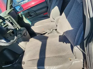 2004 Chevrolet Astro Cargo z VIN 1GCDM19X34B106870, wystawiony jako IAAI lot #42398500 z przebiegiem 274 076 mil mil oraz . Historia ofert i sprzedaży dostępna na DreamBid. Obrazek 12.