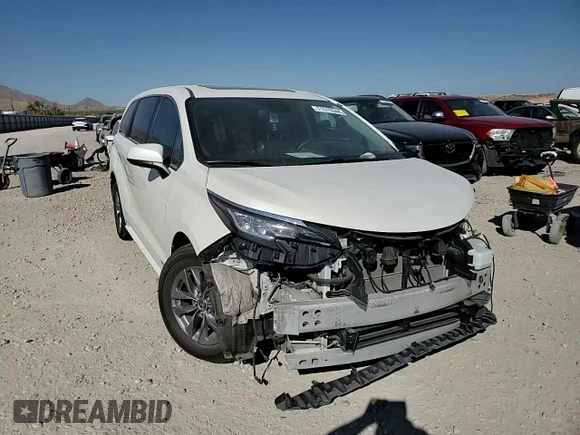 2021 Toyota Sienna XLE with VIN 5TDYRKEC8MS022838, listed as a Copart auction lot 71315344 with Not Provided miles and Salvage Title. Bid and sale history available at DreamBid. Image 12.