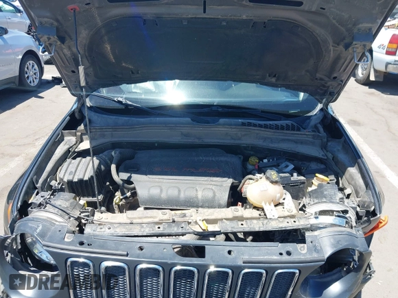 2018 Jeep Renegade Latitude with VIN ZACCJABB5JPJ63878, listed as a IAAI auction lot 42282707 with 90,572 mi miles and . Bid and sale history available at DreamBid. Image 10.