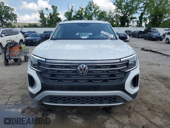 2024 Volkswagen Atlas Peak Edition SEL with VIN 1V2GR2CA0RC602704, listed as a Copart auction lot 57132995 with 11,474 mi miles and Salvage title. Bid and sale history available at DreamBid. Image 5.