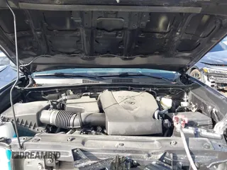 2021 Toyota Tacoma SR z VIN 3TMCZ5AN5MM377663, wystawiony jako IAAI lot #41726696 z przebiegiem 32 125 mil mil oraz . Historia ofert i sprzedaży dostępna na DreamBid. Obrazek 10.