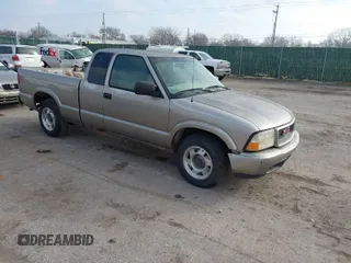 2000 GMC Sonoma SLS with VIN 1GTCS19W2Y8240247, listed as a IAAI auction lot 41532854 with 196,067 mi miles and . Bid and sale history available at DreamBid. Image 1.