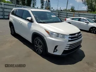 2018 Toyota Highlander SE with VIN 5TDKZRFH2JS550203, listed as a Copart auction lot 58133525 with 117,891 mi miles and Salvage title. Bid and sale history available at DreamBid. Image 14.