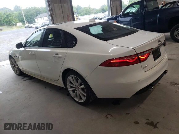 2016 Jaguar XF with VIN SAJBL4BV6GCY18388, listed as a Copart auction lot 62552583 with 62,592 mi miles and . Bid and sale history available at DreamBid. Image 2.