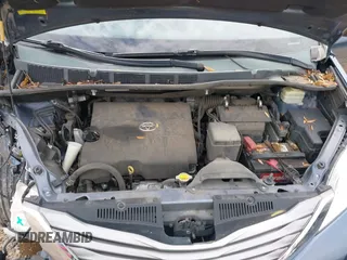 2015 Toyota Sienna XLE with VIN 5TDYK3DC1FS594123, listed as a IAAI auction lot 41944711 with 208,249 mi miles. Bid and sale history available at carsss.com. Image 10.