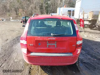 2005 Volvo V50 with VIN YV1MW390652058916, listed as a IAAI auction lot 41444072 with 154,576 mi miles. Bid and sale history available at carsss.com. Image 16.