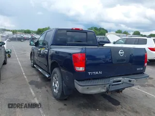 2007 Nissan Titan SE z VIN 1N6BA07B77N214250, wystawiony jako IAAI lot #42514141 z przebiegiem 184 576 mil mil oraz . Historia ofert i sprzedaży dostępna na DreamBid. Obrazek 3.