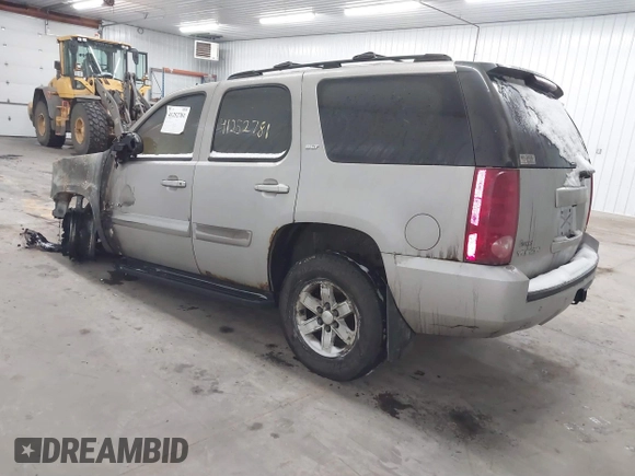 2007 GMC Yukon SLT with VIN 1GKFK13027J172531, listed as a IAAI auction lot 41252781 with 1 mi miles. Bid and sale history available at carsss.com. Image 3.