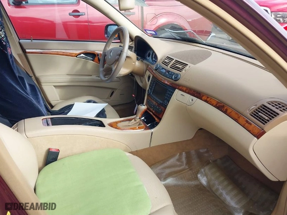 2008 Mercedes-Benz E-Class Luxury 3.5L with VIN WDBUF87X78B309898, listed as a IAAI auction lot 41238056 with 29,479 mi miles. Bid and sale history available at carsss.com. Image 5.