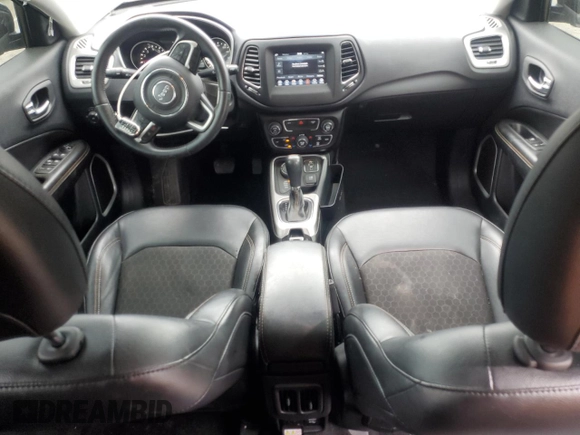 2019 Jeep Compass Latitude z VIN 3C4NJDBB9KT776299, wystawiony jako Copart lot #55174995 z przebiegiem 84 482 mil mil oraz Czysty tytuł • Clean title. Historia ofert i sprzedaży dostępna na DreamBid. Obrazek 8.