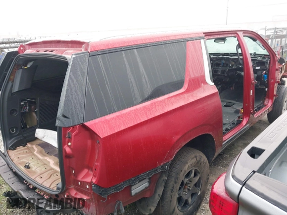 2021 Chevrolet Suburban LT z VIN 1GNSCCKD8MR138864, wystawiony jako IAAI lot #41296984 z przebiegiem Nie podano mil oraz . Historia ofert i sprzedaży dostępna na DreamBid. Obrazek 4.