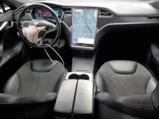 2016 Tesla Model S 70 with VIN 5YJSA1E11GF155536, listed as a Copart auction lot 47543565 with 137,462 mi miles and Salvage title. Bid and sale history available at DreamBid. Image 8.