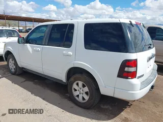 2010 Ford Explorer XLT with VIN 1FMEU6DE3AUA81990, listed as a IAAI auction lot 41788847 with 120,382 mi miles. Bid and sale history available at carsss.com. Image 3.