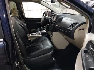 2016 Chrysler Town & Country Touring with VIN 2C4RC1BG8GR194307, listed as a IAAI auction lot 41515423 with 84,930 mi miles. Bid and sale history available at carsss.com. Image 5.