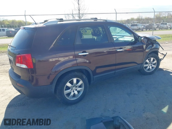 2012 Kia Sorento LX with VIN 5XYKT4A67CG191666, listed as a IAAI auction lot 42047583 with 175,404 mi miles. Bid and sale history available at carsss.com. Image 4.