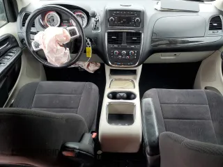 2014 Dodge Grand Caravan SXT z VIN 2C4RDGCG9ER179424, wystawiony jako Copart lot #58532245 z przebiegiem 193 409 mil mil oraz Szkoda całkowita • Salvage title. Historia ofert i sprzedaży dostępna na DreamBid. Obrazek 8.