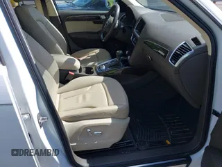 2014 Audi Q5 Premium Plus z VIN WA1LFAFP8EA081587, wystawiony jako IAAI lot #42195922 z przebiegiem 143 540 mil mil oraz . Historia ofert i sprzedaży dostępna na DreamBid. Obrazek 5.