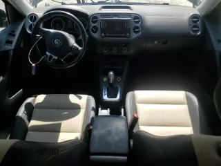 2017 Volkswagen Tiguan S z VIN WVGBV7AX1HK031915, wystawiony jako Copart lot #65683825 z przebiegiem 86 068 mil mil oraz Czysty tytuł • Clean title. Historia ofert i sprzedaży dostępna na DreamBid. Obrazek 8.