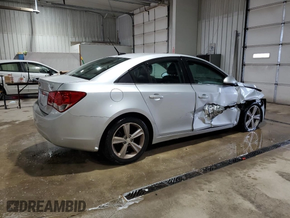 2014 Chevrolet Cruze 2LT z VIN 1G1PE5SB8E7213958, wystawiony jako Copart lot #57882325 z przebiegiem 62 626 mil mil oraz Szkoda całkowita • Salvage title. Historia ofert i sprzedaży dostępna na DreamBid. Obrazek 3.