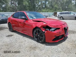 2020 Alfa Romeo Giulia Ti Sport z VIN ZARFAMBN9L7638983, wystawiony jako Copart lot #58692915 z przebiegiem Nie podano mil oraz Nie do naprawy • Non repairable. Historia ofert i sprzedaży dostępna na DreamBid. Obrazek 4.