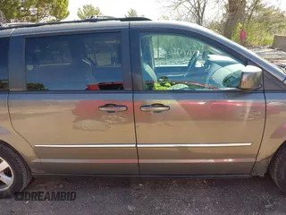 2010 Dodge Grand Caravan SXT with VIN 2D4RN5D1XAR293862, listed as a IAAI auction lot 42179737 with 324,144 mi miles and . Bid and sale history available at DreamBid. Image 13.
