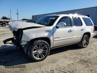 2012 Cadillac Escalade Premium z VIN 1GYS4CEF5CR239145, wystawiony jako Copart lot #86822994 z przebiegiem 121 700 mil mil oraz Szkody całkowita. Historia ofert i sprzedaży dostępna na DreamBid. Obrazek 1.