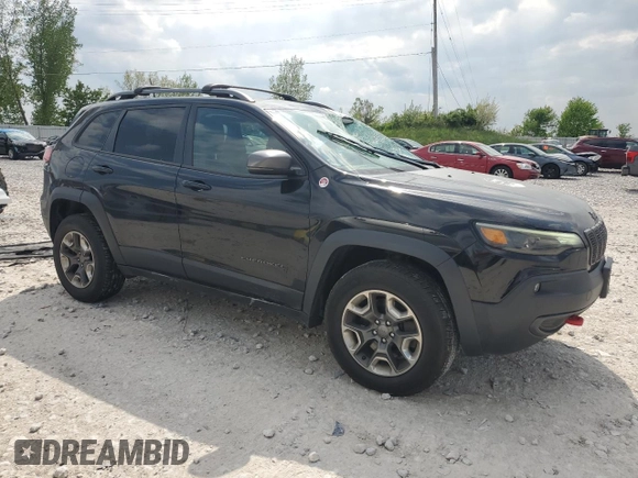 2019 Jeep Cherokee Trailhawk z VIN 1C4PJMBX2KD328612, wystawiony jako Copart lot #56859655 z przebiegiem 137 765 mil mil oraz Czysty tytuł • Clean title. Historia ofert i sprzedaży dostępna na DreamBid. Obrazek 4.
