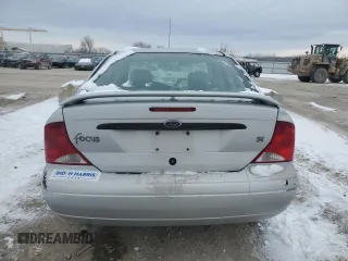 2001 Ford Focus SE with VIN 1FAFP34311W117795, listed as a Copart auction lot 44919825 with 198,412 mi miles and Salvage Title. Bid and sale history available at carsss.com. Image 6.