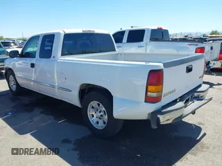 2000 GMC New Sierra 1500 SL with VIN 2GTEC19V0Y1143564, listed as a IAAI auction lot 41839246 with 203,433 mi miles. Bid and sale history available at carsss.com. Image 3.