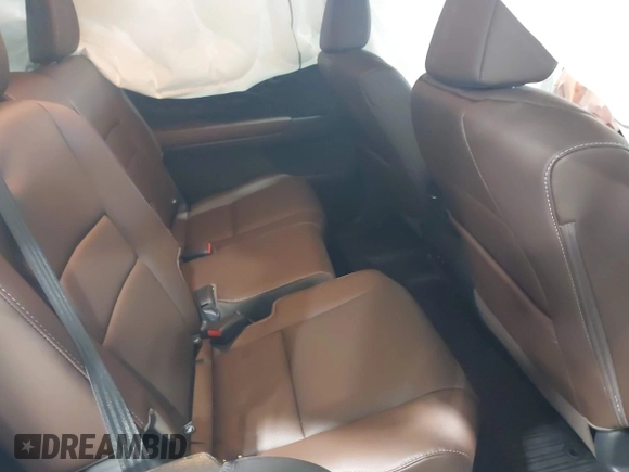 2025 Honda Passport EX-L z VIN 5FNYF8H5XSB017943, wystawiony jako IAAI lot #42027857 z przebiegiem 1 822 mil mil oraz . Historia ofert i sprzedaży dostępna na DreamBid. Obrazek 8.
