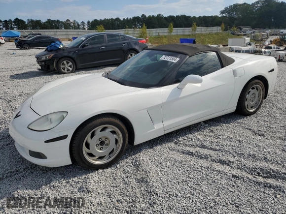 2007 Chevrolet Corvette z VIN 1G1YY36U375114586, wystawiony jako Copart lot #72721504 z przebiegiem 101 409 mil mil oraz Szkoda całkowita • Salvage title. Historia ofert i sprzedaży dostępna na DreamBid. Obrazek 1.