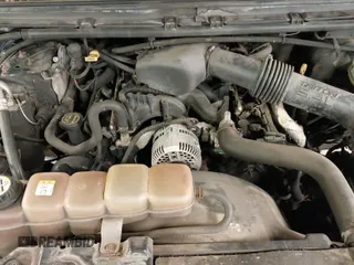2004 Ford F-250 XL с VIN 1FTNX21L64ED88012, выставлен на аукционе IAAI как лот 42228637 с пробегом 181 773 миль миль и . История ставок и продаж доступна на DreamBid. Изображение 19.